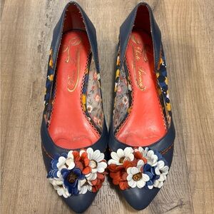 Adorable Anthropologie Floral Flats